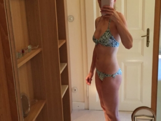 Susie Wolff nude