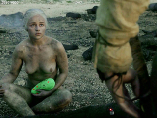 Emilia Clarke nude