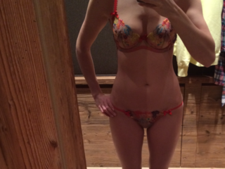 Susie Wolff nude
