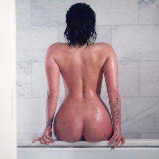 Demi Lovato Shows Off Her Asshole And Covered Tits