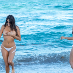 Claudia Romani & Melissa Exposing nude