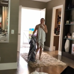 Chelsea Handler nude