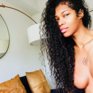 Jessica White Topless And Sexy Photos