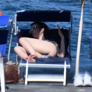 Lily Collins nude