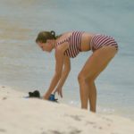 Taylor Swift Sunbathing In Sexy Bikini With Her Boyfriend