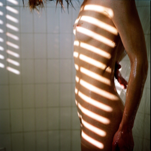 Kerry Bishe nude
