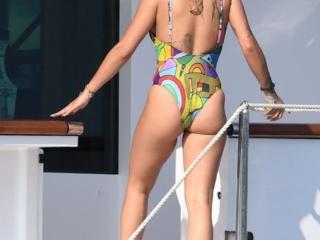 Rita Ora nude Rita Ora nude