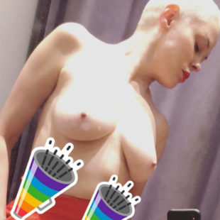 Rose McGowan Topless And Sexy Selfie