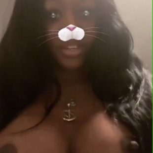 Azealia Banks Topless Selfie Video