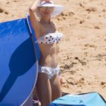 Nicole Kidman Looks Still Hot In Bikini On A Beach