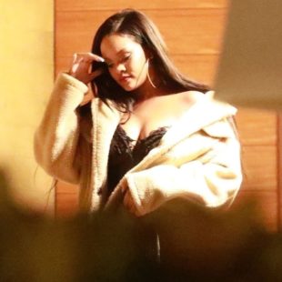 Rihanna Caught In Sexy Dress During Rendezvous in Malibu