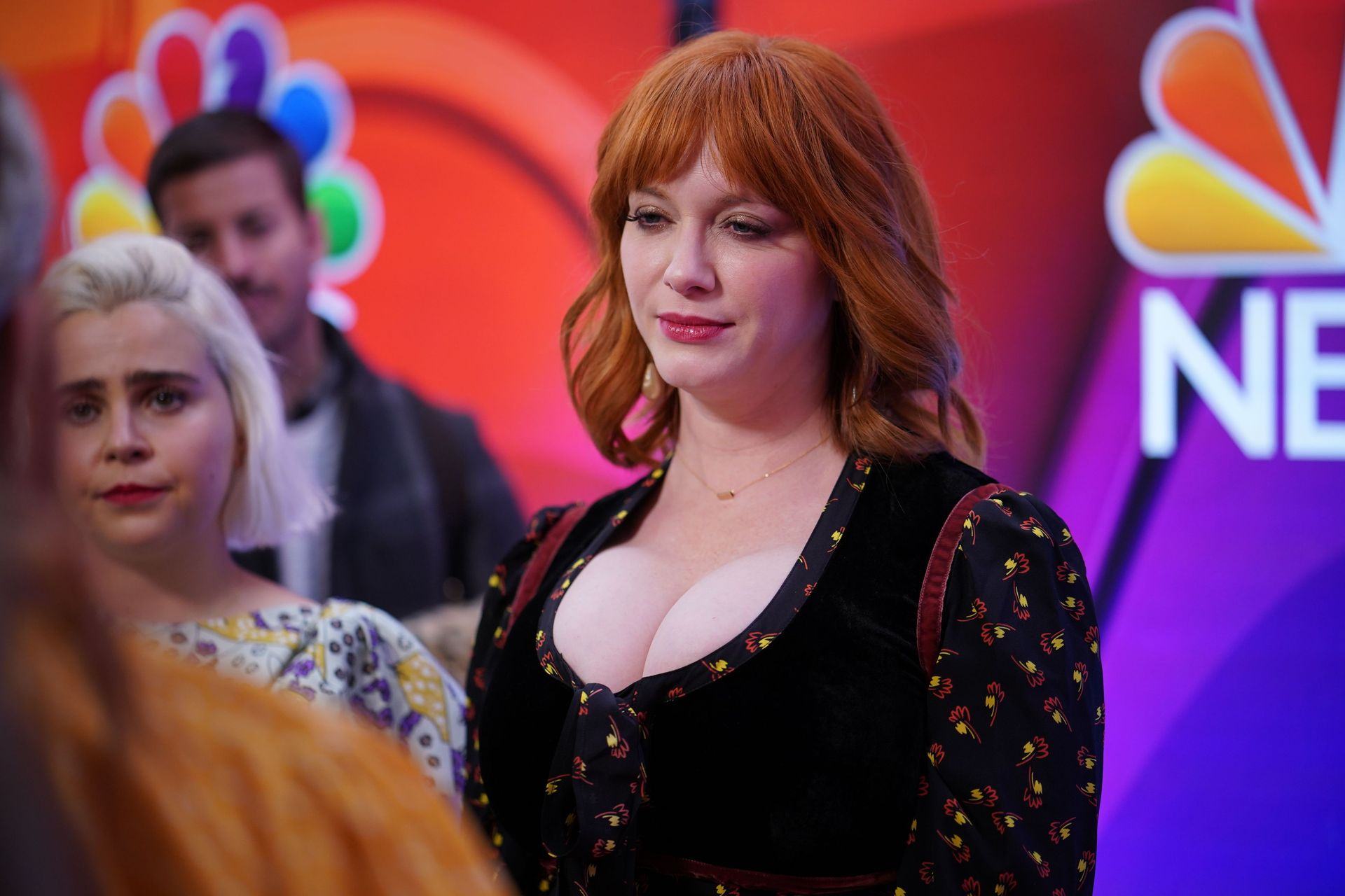 Christina Hendricks Shows Off Deep Cleavage Thefappening