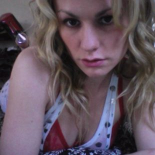 Anna Paquin Leaked Nude And Sexy Bathroom Selfie Photos
