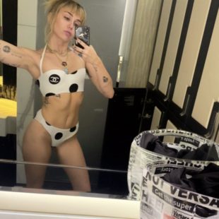 Miley Cyrus Naked And Sexy Bikini Shots