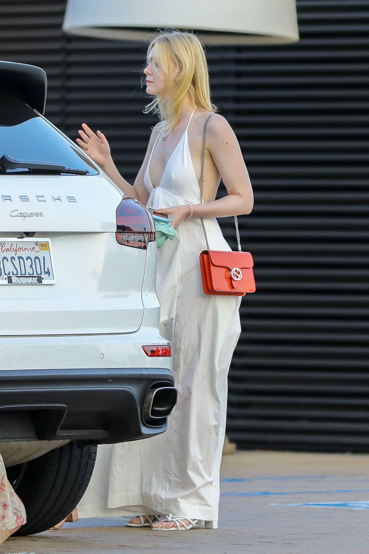Elle Fanning Paparazzi Cleavage Outdoors Photos - Thefappening.link