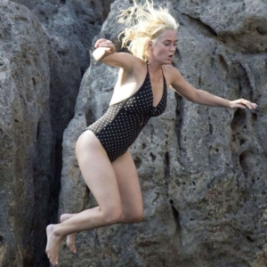 Pop Singer Katy Perry Caught Wearing Tight Swimsuit 
