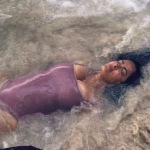 Salma Hayek Big Tits In Tight Wet Swimsuit