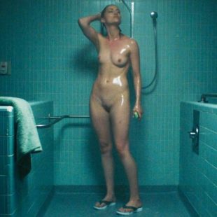 Christie Herring Pussy Nude In The Shower In Bloodline (2019)