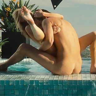 Anne Heche Nude And Wild Sex Scenes in Spread